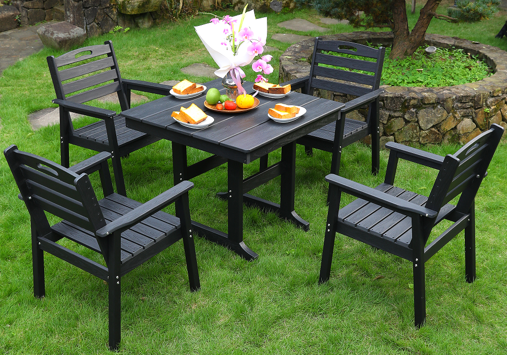 Conjunto de jantar quadrado de 4 peças em HDPE preto com encosto horizontal